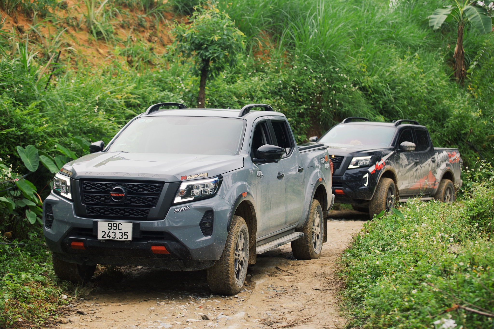 CÓ NÊN MUA XE BÁN TẢI NISSAN NAVARA? 3 nissan navara nissan long bien 2 1