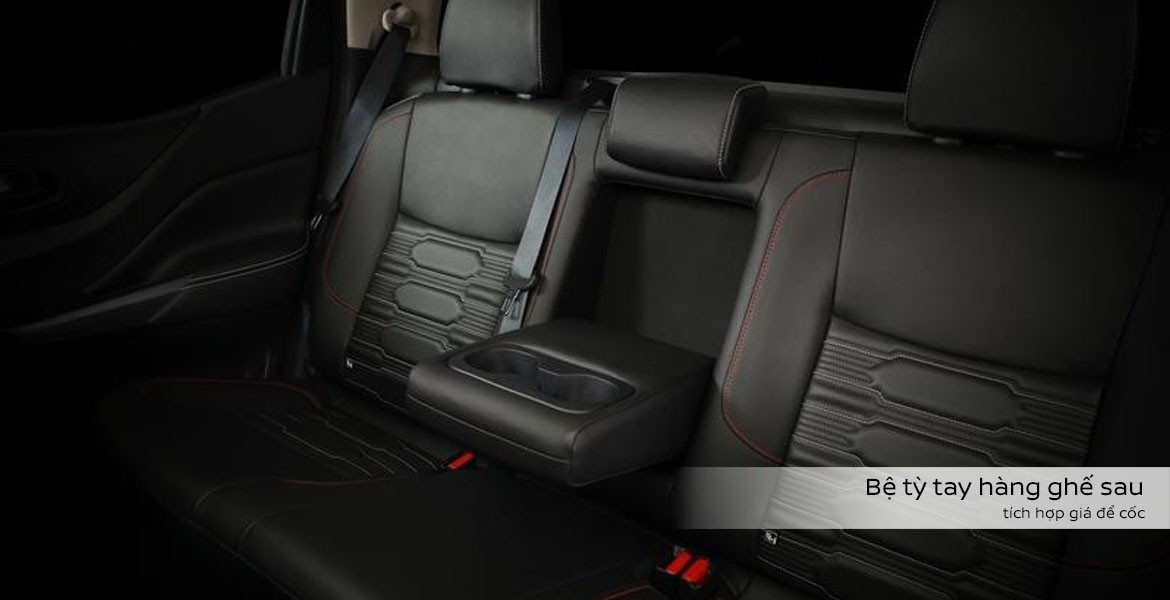 Nội thất Nissan Navara sang trọng