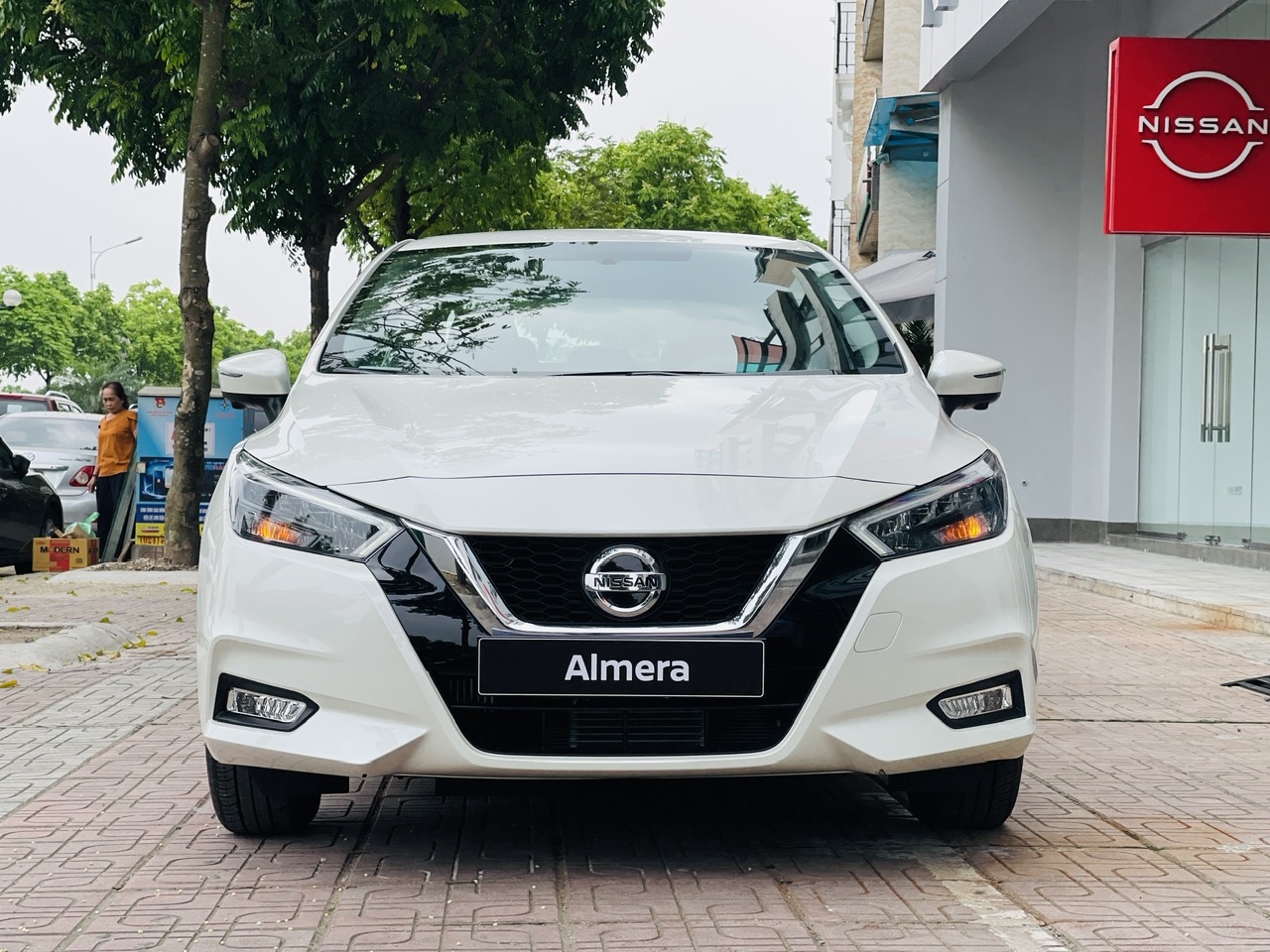 Phần đầu xe Nissan Almera