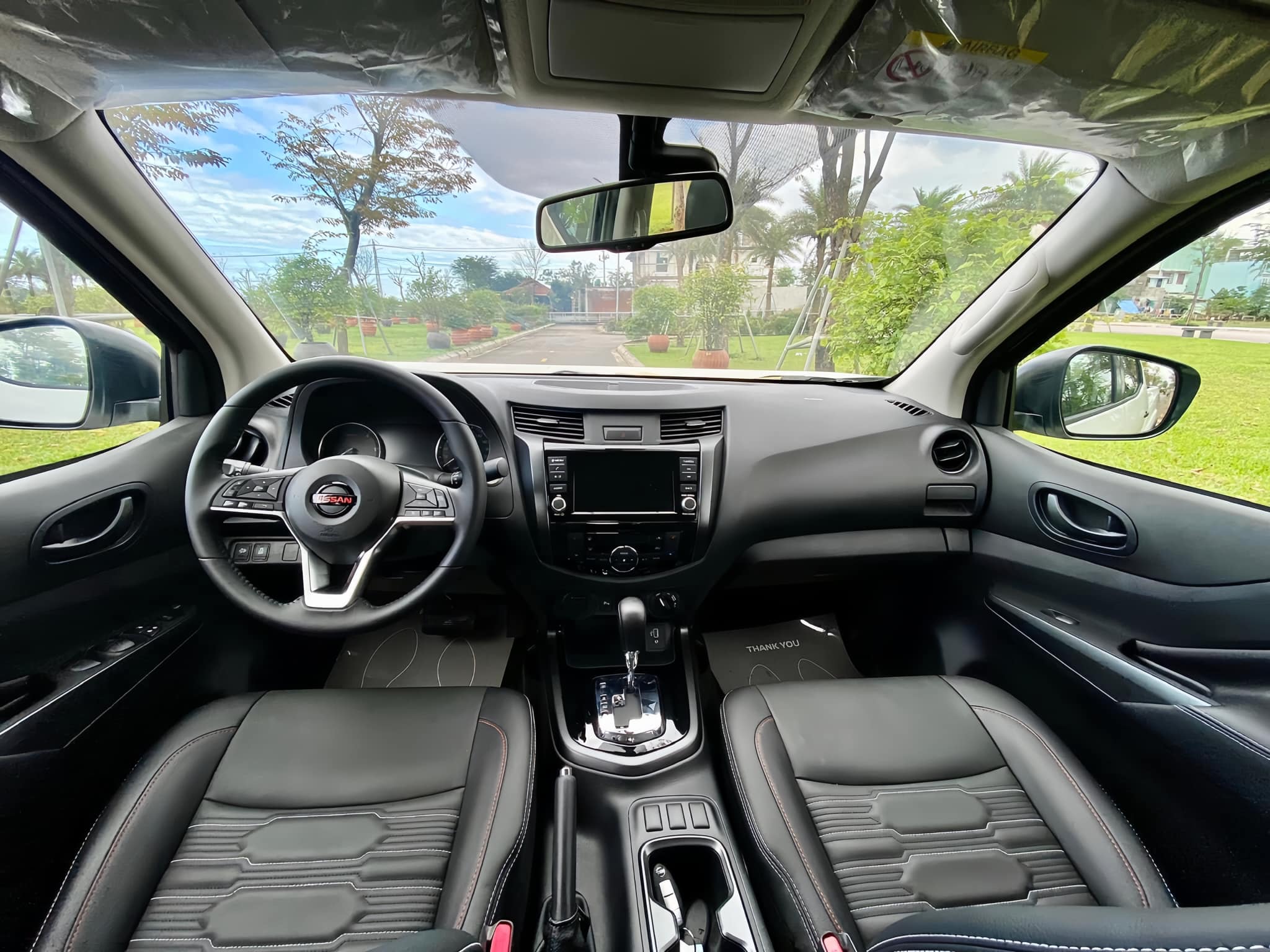 NISSAN NAVARA PRO-4X 2024: Giá lăn bánh, khuyến mại, thông số kỹ thuật 4 Khoang nội thất tiện nghi của Nissan Navara PRO-4X 2024