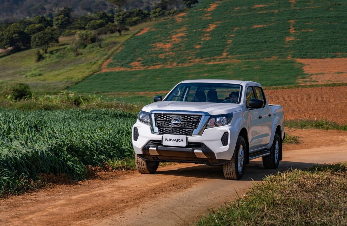 Nissan Navara EL 2WD 2024 mới: nâng cấp trang bị, giá chỉ 685 triệu đồng 4 Nissan Navara EL 2024 sử dụng động cơ 2.3 Twin Turbo mạnh mẽ vượt mọi địa hình