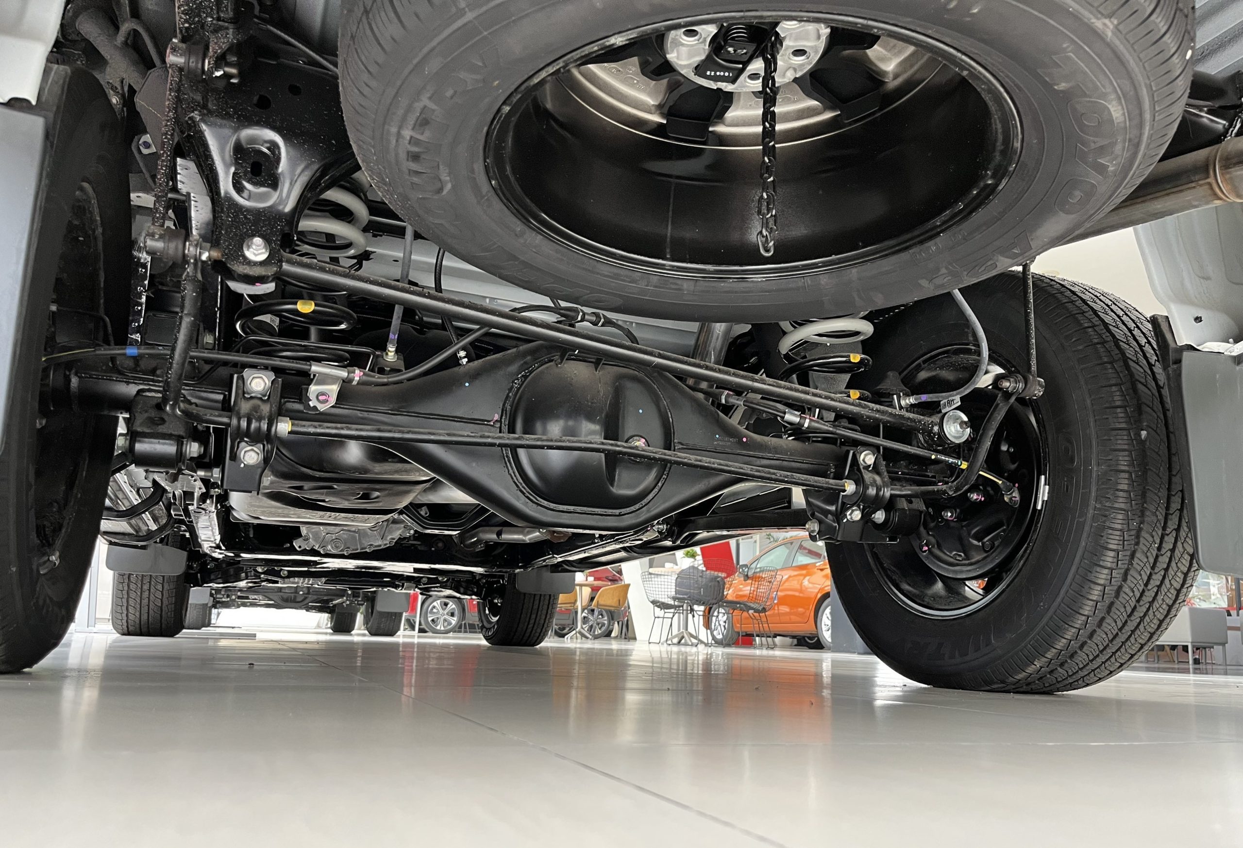 Hệ thống treo sau đa liên kết của Nissan Navara EL