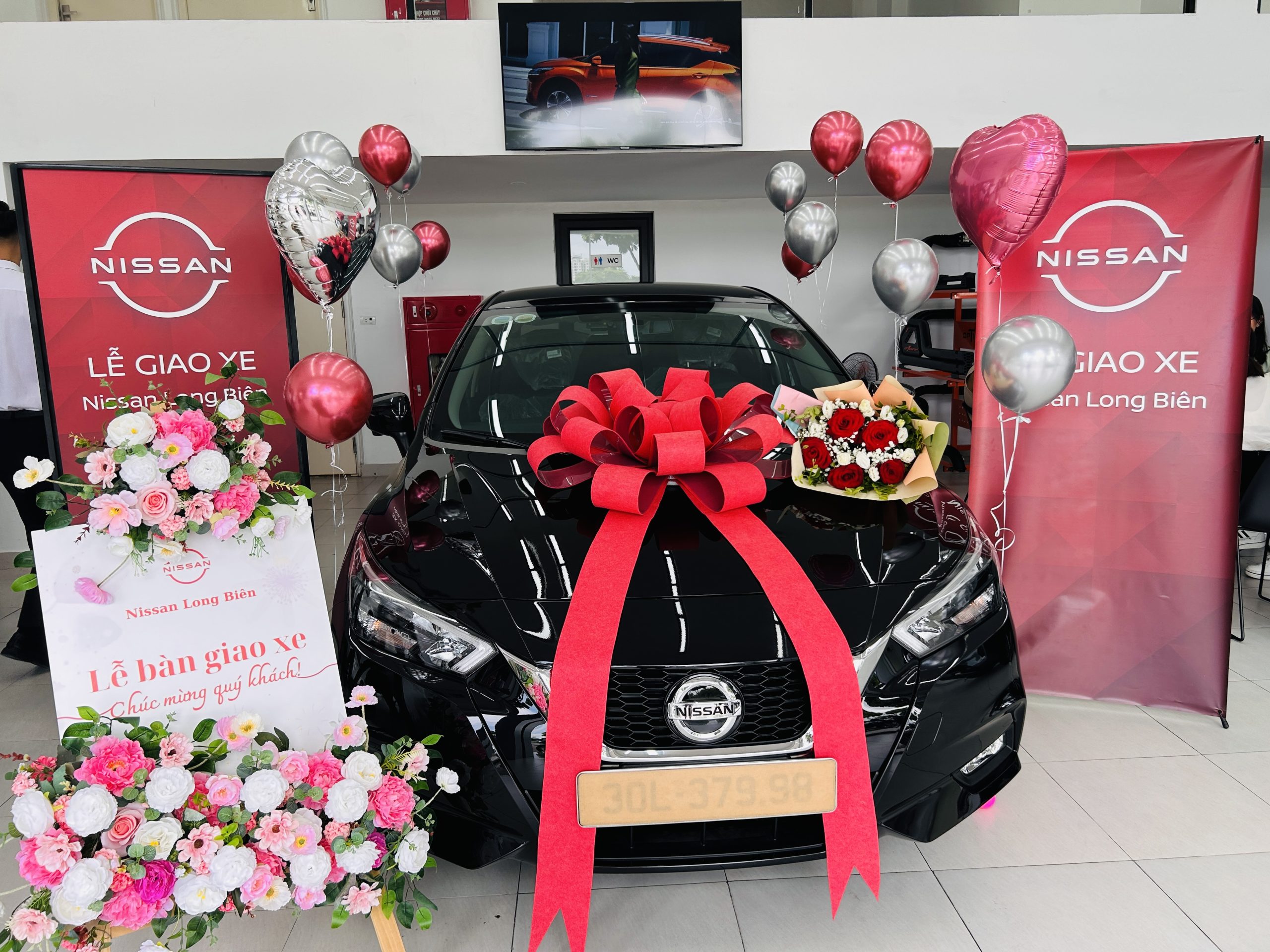 Le ban giao xe Nissan Almera scaled