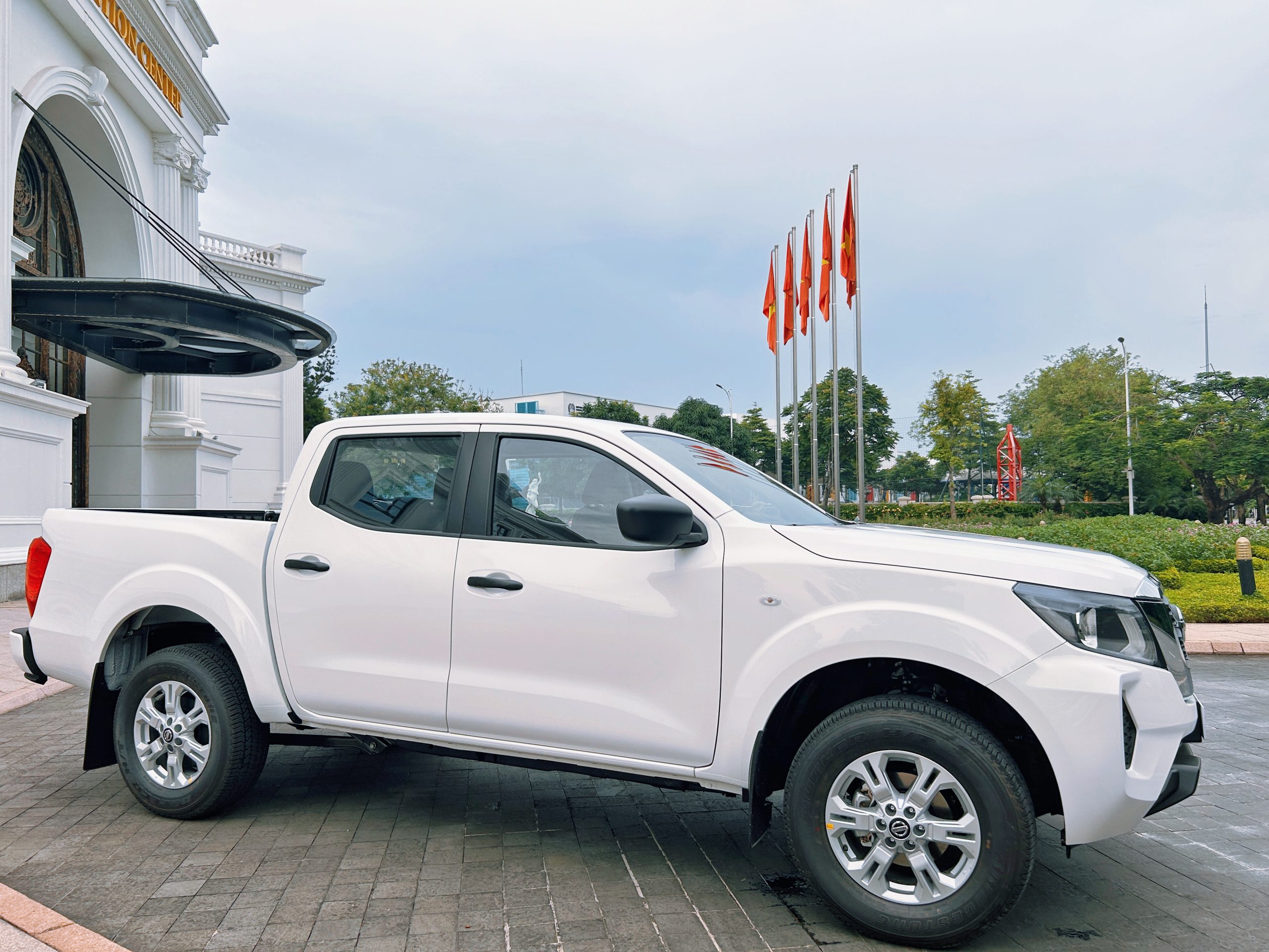 Nissan Navara - Độ bền huyền thoại