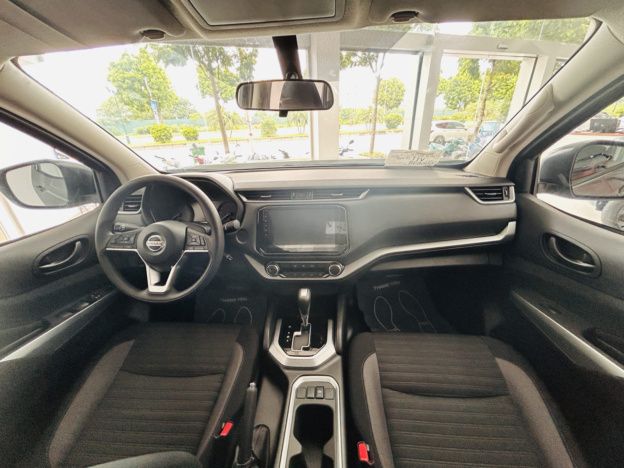 Nissan - Kính chắn gió và cửa chống ồn