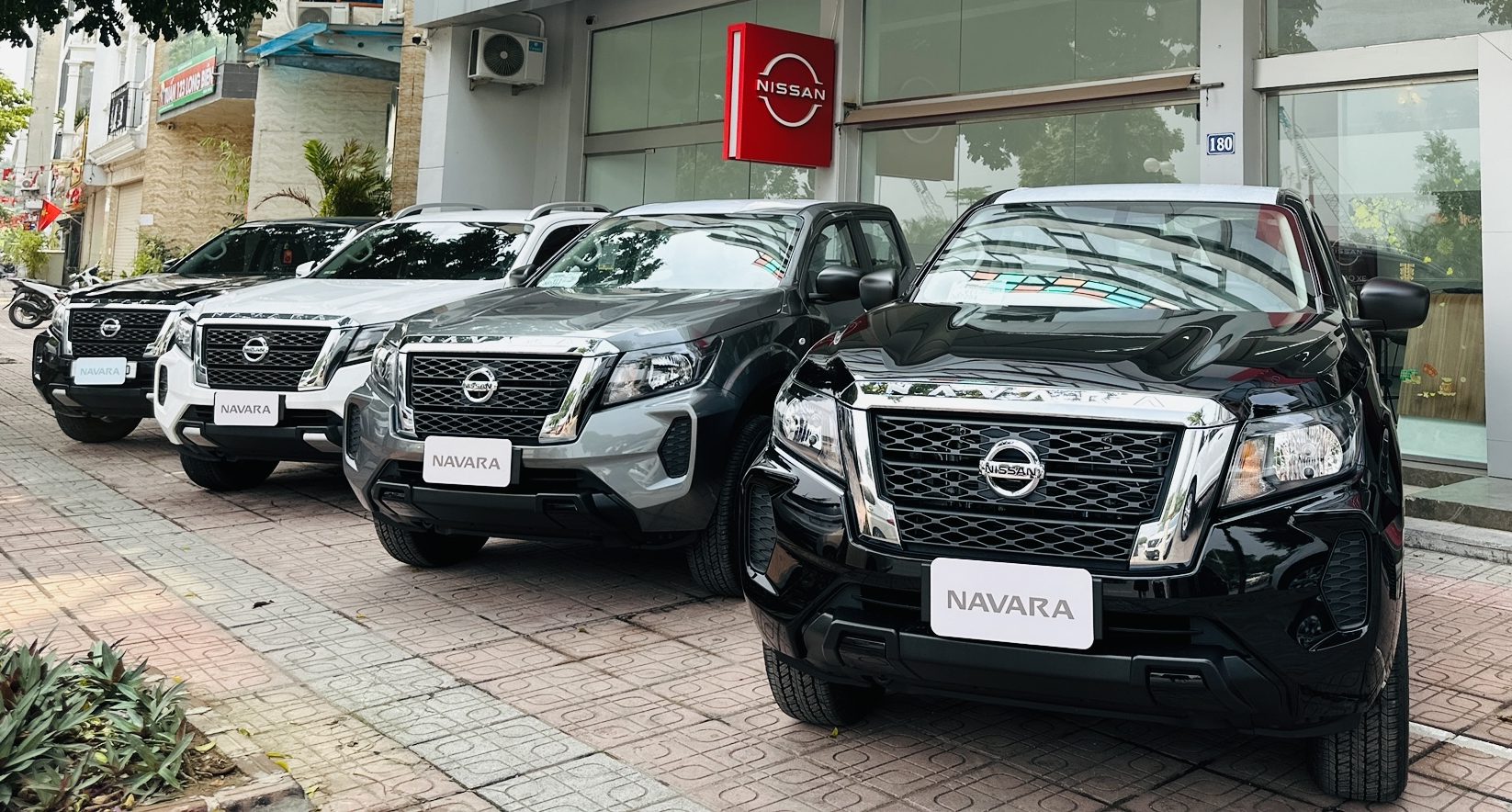 Nissan Navara 2026 -Đủ màu, sẵn xe giao ngay – lợi thế lớn cho khách hàng