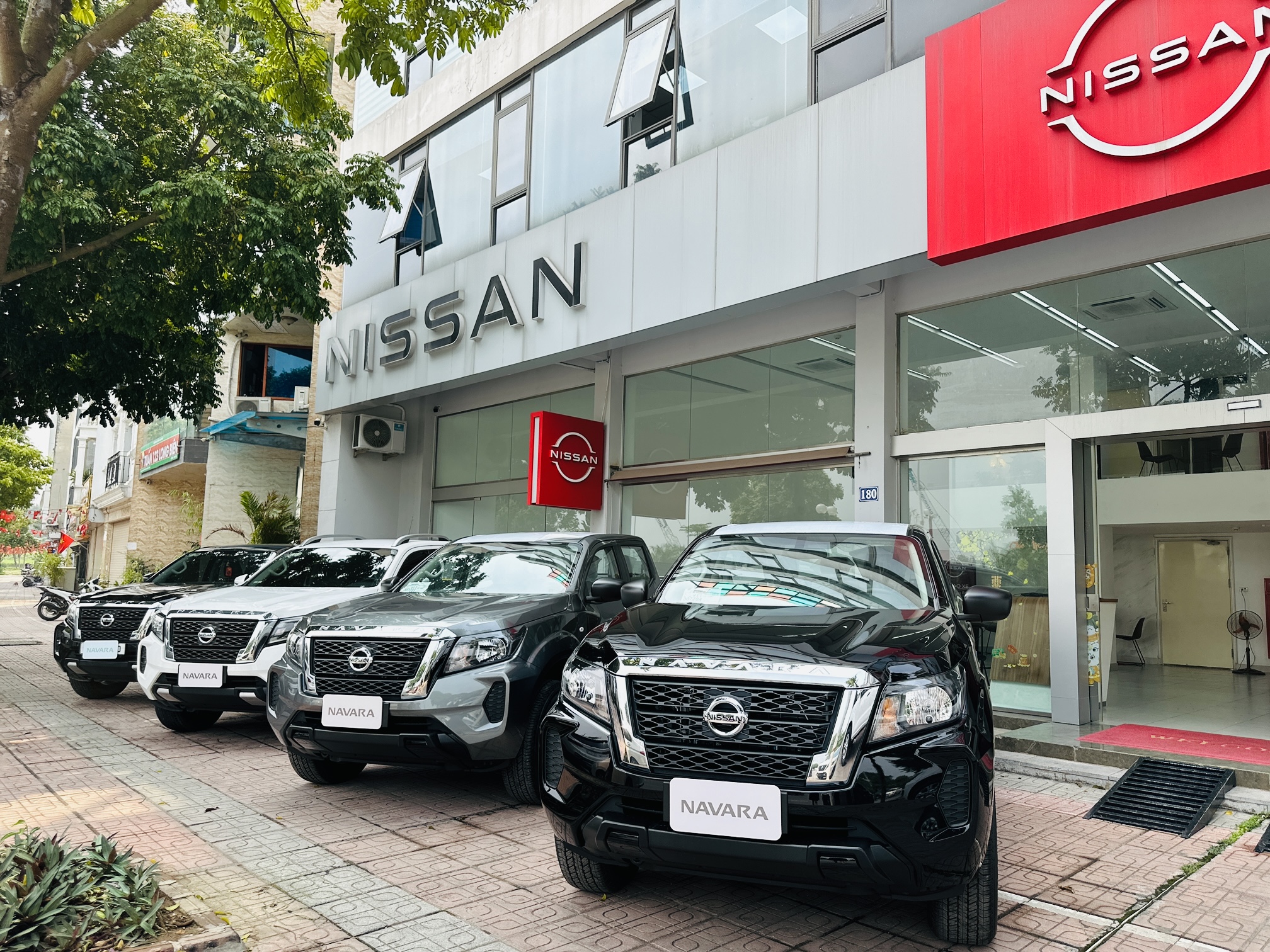 Nissan Navara 2026 -Đủ màu, sẵn xe giao ngay – lợi thế cho khách hàng