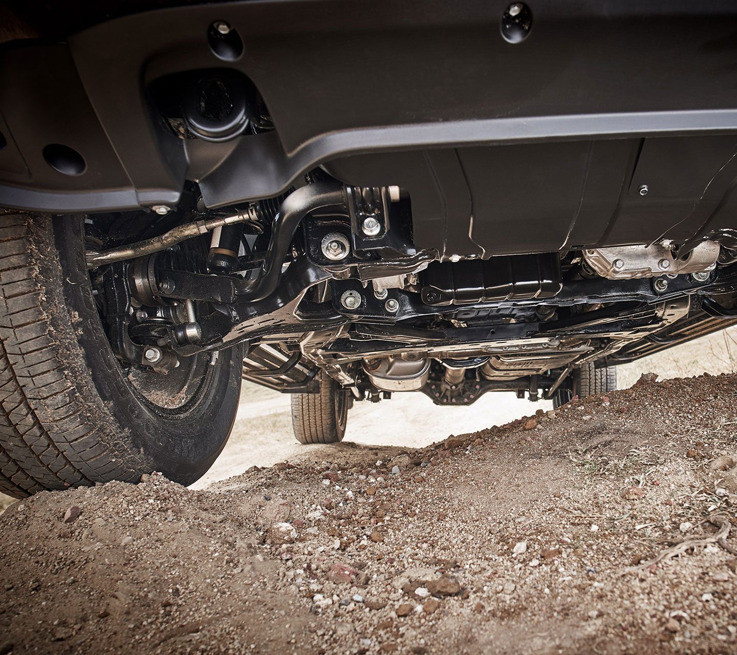 Nissan Navara - use hệ thống treo đa điểm
