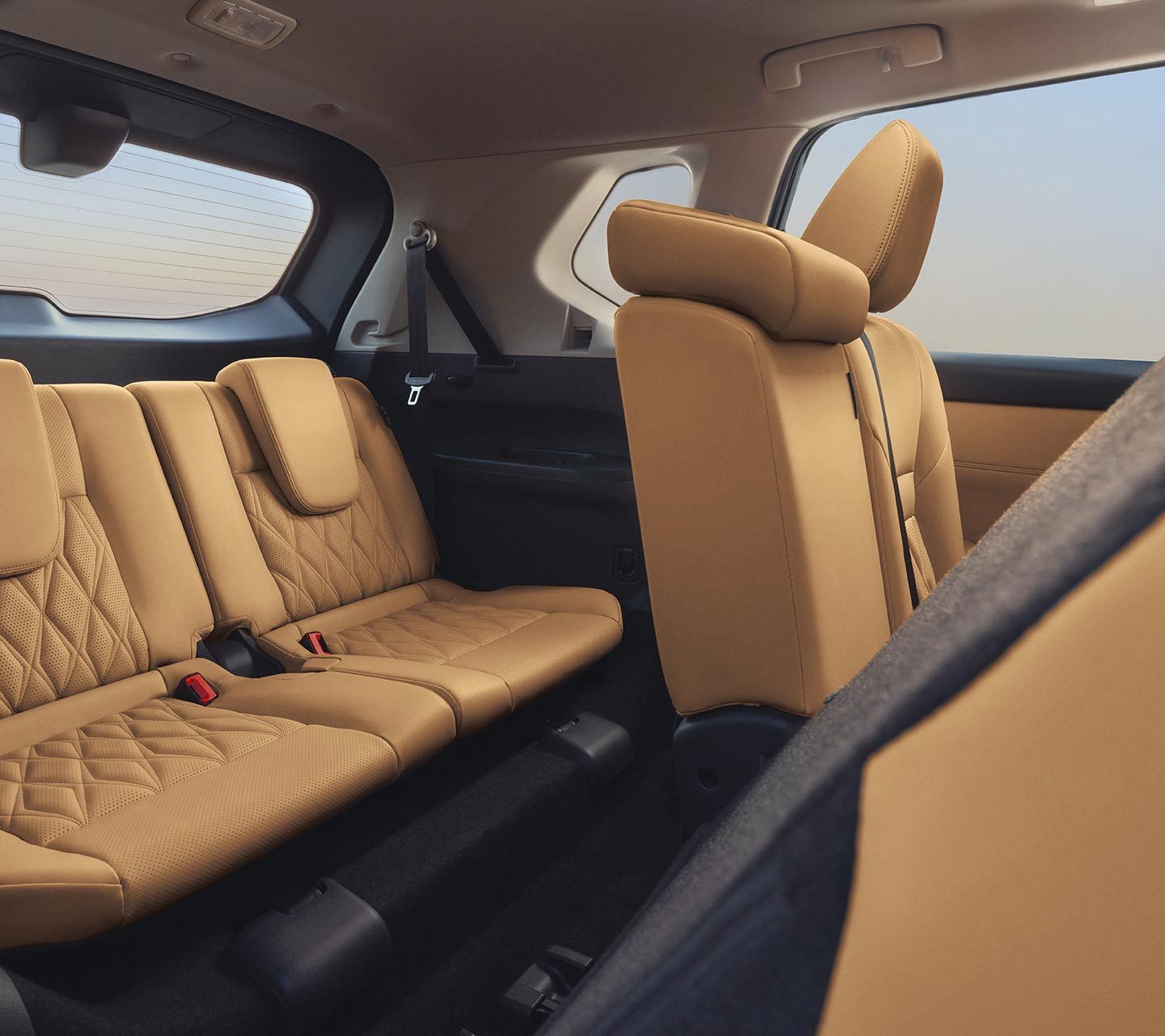Nissan X-Trail 7 Innovation – Front and Back gallery